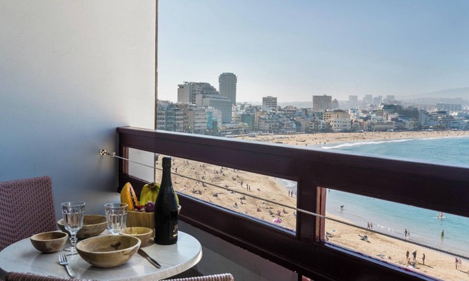 Las Palmas de Gran Canaria Apartment | Vacation Rental “Studio 50” with Sea View, Terrace & Wi-Fi