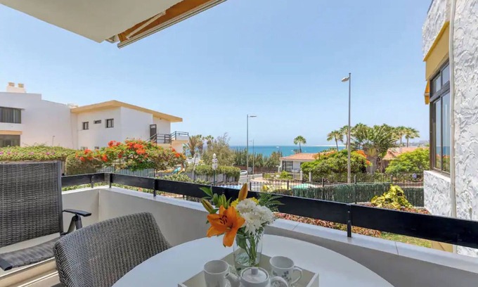 San Agustin Apartment | Vacation Apartment 'Apartamento Con Vistas Al Mar' with Sea View, Wi-Fi and Air Conditioning