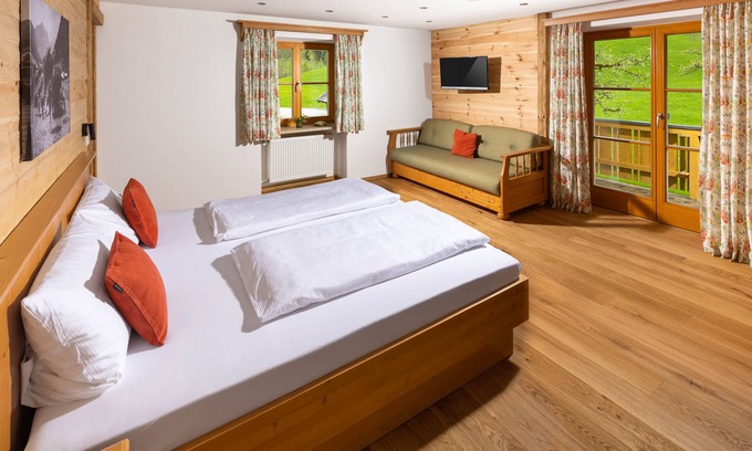 Ramsau bei Berchtesgaden Apartment | Vacation apartment Watzmo, 1-3 persons, 50 sqm, balcony, separate bedroom