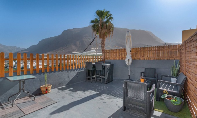 La Aldea de San Nicolas House | Vacation Home 'La Casa De Yakelin' with Mountain View, Private Terrace and Wi-Fi