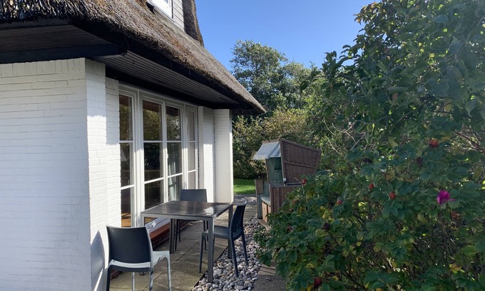 St. Peter-Ording Apartment | Vacation apartment Uli, ground floor left - Haus Nordseebude