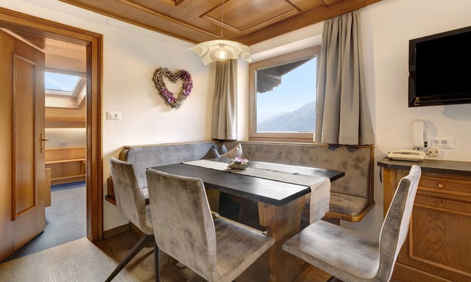 Burgusio Apartment | Vacation Apartment "Sonnenhof Sonnparadies" with Mountain View and Terrace