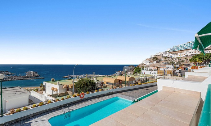 Puerto Rico Apartment | Vacation Apartment 'Calipso Sun and Beach' with Sea View, Wi-Fi and Air Conditioning