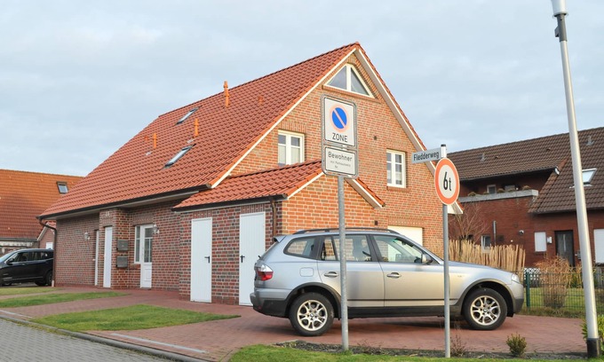 Norddeich Apartment | Vacation apartment close to the beach for up to 4 people, 2 bedrooms Wlan on the upper floor