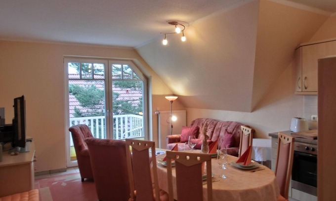 Graal Apartment | Vacation apartment K6 - Central 3-room apartment on the 2nd floor for max. 6 persons, WLAN