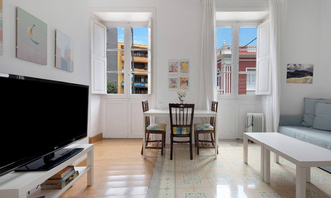 La Orotava Apartment | Vacation Apartment 'La Casita Verde' with Shared Terrace and Wi-Fi