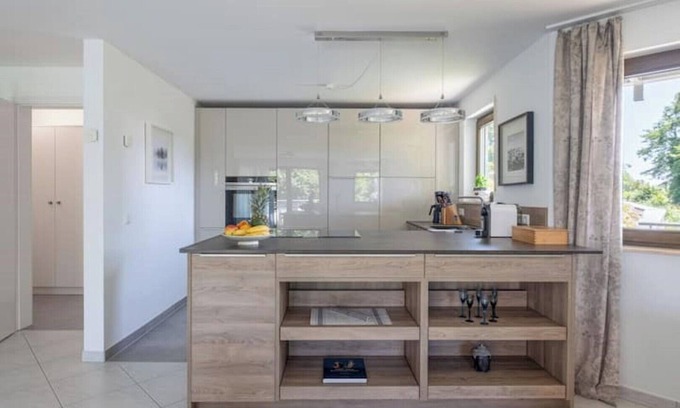 Ueberlingen Apartment | Vacation apartment "Uferresidenz" for the whole family 90m from the lake