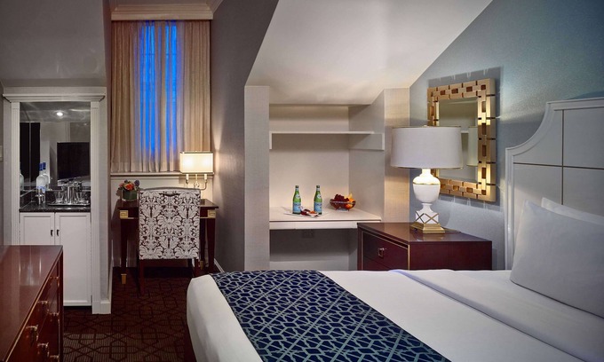 French Quarter Resort | Vacation Day Is Always A Great Idea! Near Jackson Square. Pets Allowed
