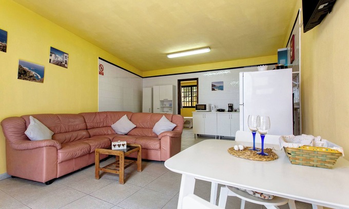 Garachico Apartment | Vacation Apartment 'Vista Al Mar' with Sea View and Wi-Fi
