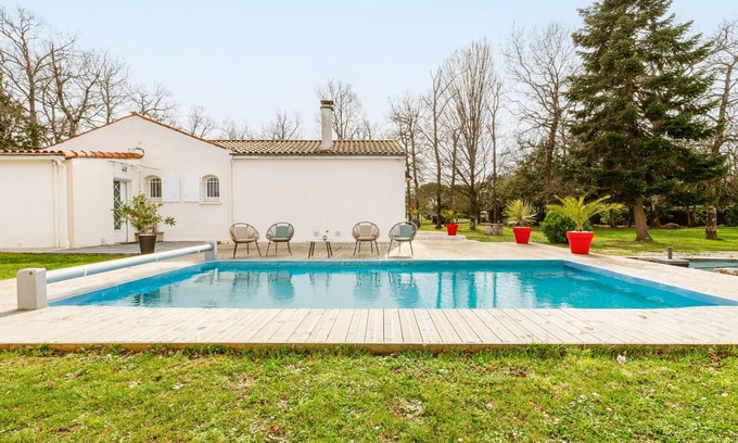 Saint-Sulpice-de-Royan House | Vacation home Jaffe by Interhome