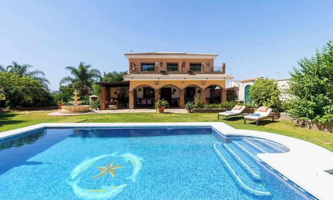 Alhaurin el Grande House | Vacation Home 'La Huerta Del Sur' with Mountain View, Pool, Garden & Wi-Fi