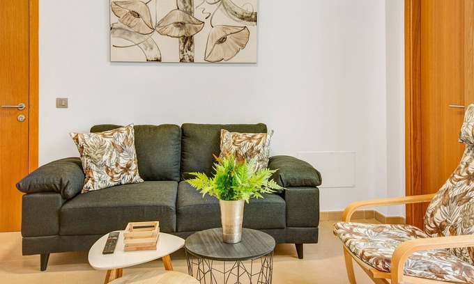 Las Palmas de Gran Canaria House | Vacation Home 'Canteras Loft' near the Beach with Workspace & Wi-Fi