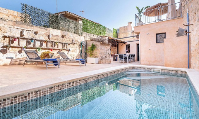 Petra House | Vacation Home Cas Solleric with Pool, Balcony, A/C & Wi-Fi