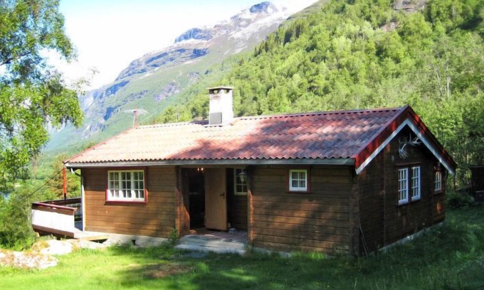 Grøa House | Vacation home Fale (FJM028) in Sunndalsøra - 4 persons, 2 bedrooms