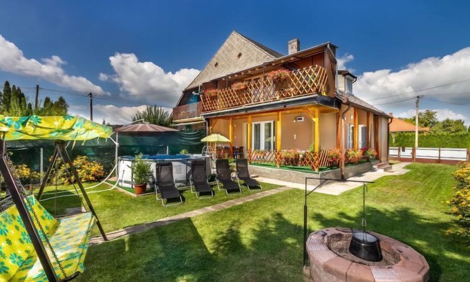 Balatonkeresztur House | Vacation home Berek by Interhome