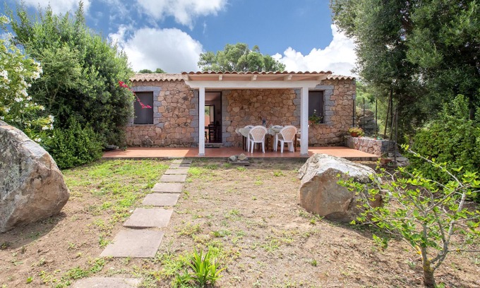 Trinita d'Agultu e Vignola House | Vacation Home "La casa vista isola" with Sea View, Terrace & Garden
