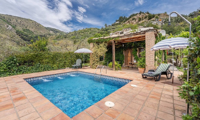 Orgiva House | Vacation Home "La Terrera" with Mountain View, Private Pool & Wi-Fi