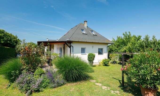 Balatonboglar House | Vacation home Lupo by Interhome