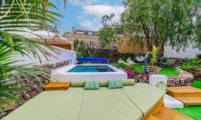 Chayofa House | Vacation Home 'Oceania' with Sea View, Wi-Fi and Air Conditioning