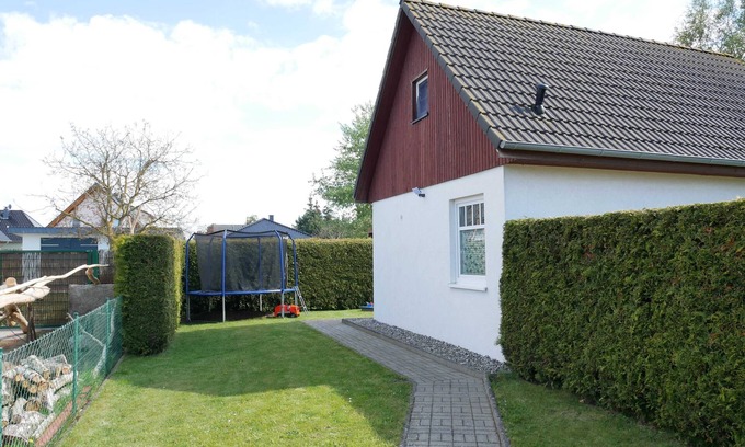 Karlshagen Apartment | Vacation home Sellin, child-friendly, barbecue, terrace, WLAN - Holiday home
