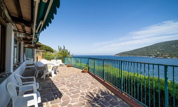 Naregno House | Vacation home with direct access to the beach.