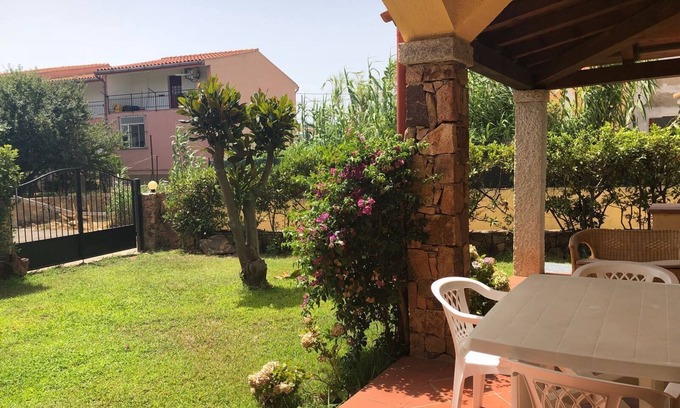 Budoni House | Vacation home with garden