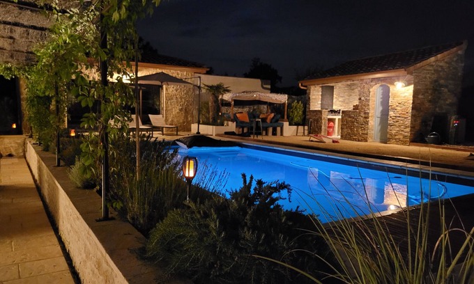 Joyeuse House | Vacation home with private swimming pool Rates for up to 8 people for up to 10 with extras