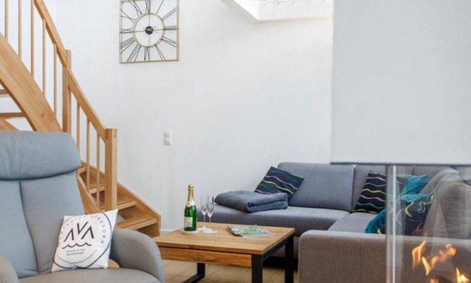 Nordhorn House | Vacation home with sauna, whirlpool, loft net, cooking island and gas fireplace