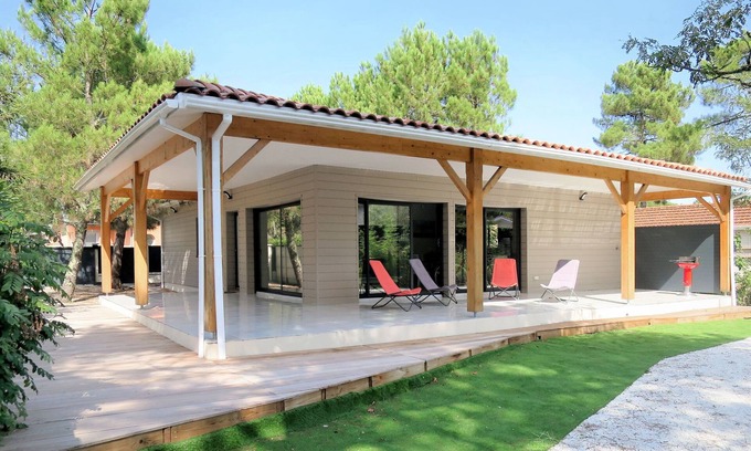 Lacanau-Ocean House | Vacation home Yara by Interhome