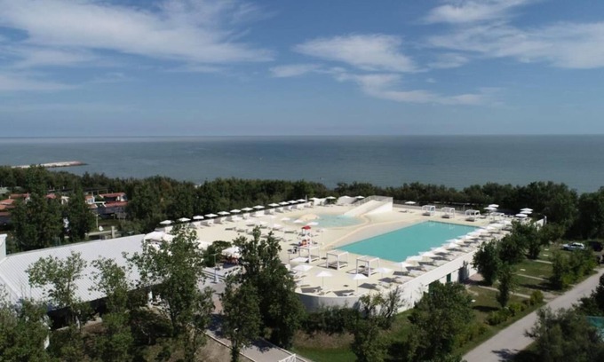 Rosolina Mare House | Vacation park Rosapineta Chalet C4S for 5 persons