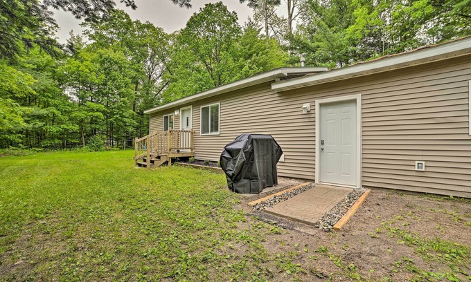 Markey Township House | Vacation Rental In-Between Houghton & Higgins Lake