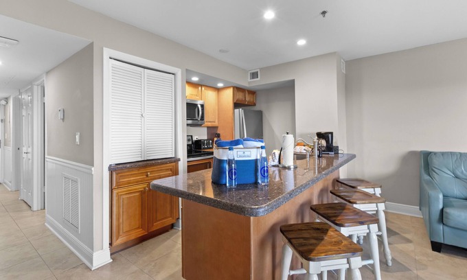 Tavernier Apartment | Vacation Starts Here! 4 Relaxing Suites w/Full Kitchen, Pool, Beach Access!