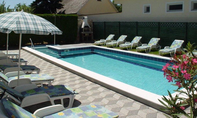 Balatonszarszo House | Vacation villa with exclusive pool & nice garden in a relaxed area near Balaton