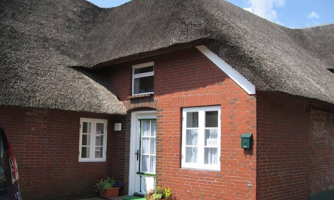 Suderende Apartment | Vacations in an old Frisian house in the old town center of Oldsum