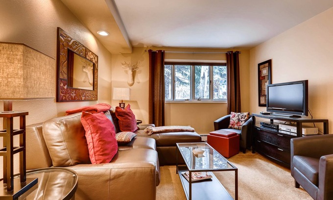 Vail Condo | Vail Condo, walk to Ski School & Village VTE5B