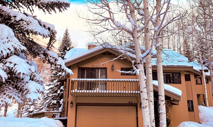 Vail House | Vail ski residence near Golf/Nordic Clubhouse. Hot tub. Close to ski slopes.