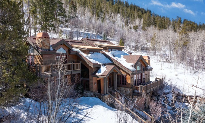 Eagle-Vail Cabin | Vail View by AvantStay | Minutes from Beaver Creek