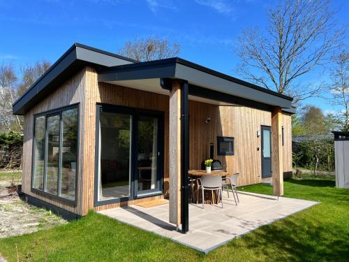 Sint Maartensvlotbrug Ski Chalet | Vakantiehuisje Zeegeluk vlakbij de kust