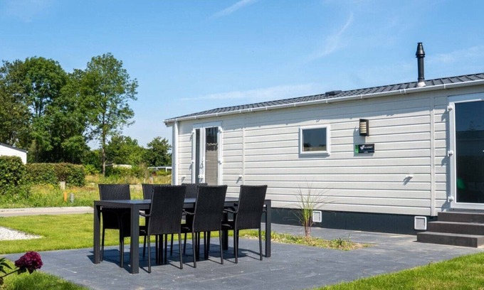 Scherpenisse Ski Chalet | Vakantiepark de Zeeuwse Parel - Sunset