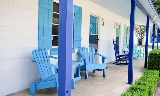 Kingsland Cabin | Valentine Lakeside Cabin 3