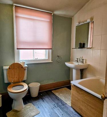 Northampton House | Valla Haven Serviced Private Room in Northampton Centre with WiFi