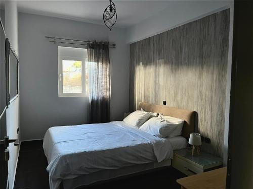 Petaloudes Apartment | Valla Studio