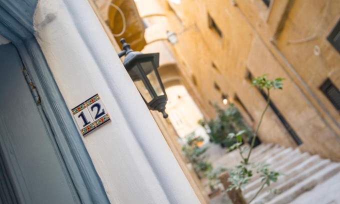 Valletta Apartment | Valletta most central studio apartment 16th-Century building