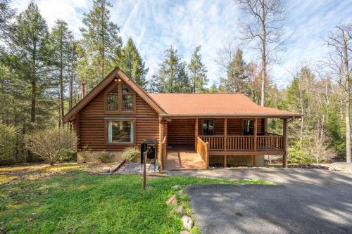 Gatlinburg - Pigeon Forge Ski Chalet | Valley Dream:3 bdrm 3bath, Specials, Free Tickets, One level(no stairs)