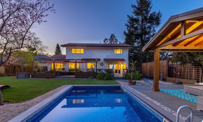 St. Helena House | Valley Floor Saint Helena with Heated Pool