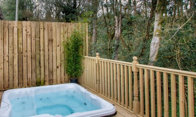 Saundersfoot House | Valley Grove Hot Tub D
