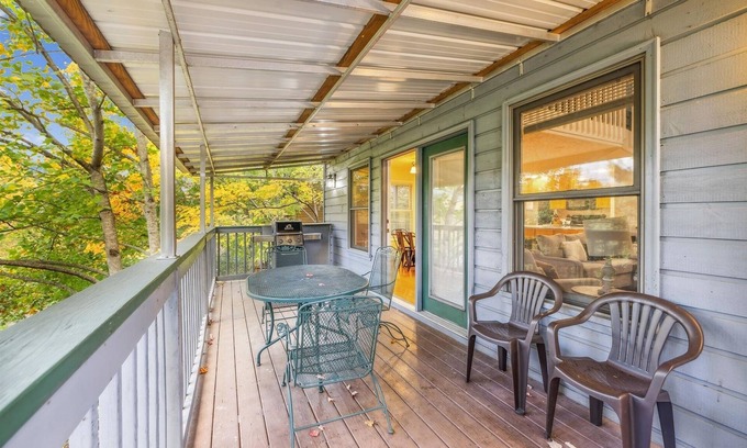 Pigeon Forge Ski Chalet | Valley Heights 3 Bedroom Home by RedAwning