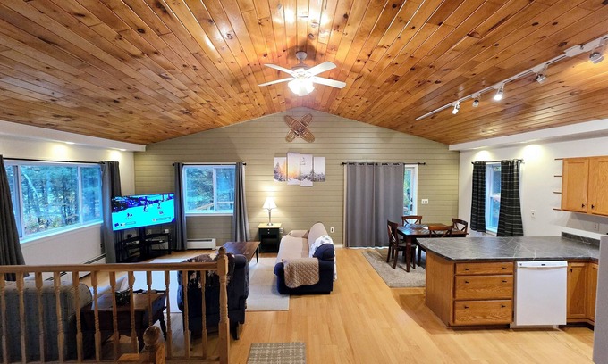 Carrabassett Valley House | Valley Home with Game Room, Walking Distance to Narrow Gauge Trails & Restaurant