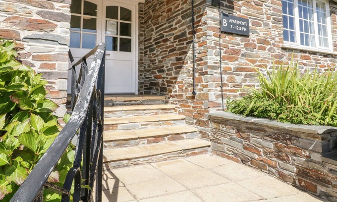 Salcombe Cottage | VALLEY VIEW, 9 ST ELMO COURT, family friendly, with pool in Salcombe