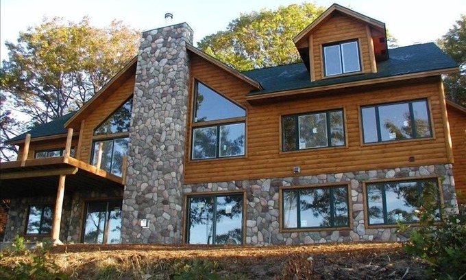 Boyne Falls Cabin | Valleyview Lodge at Boyne Mountain-Sleeps 20!